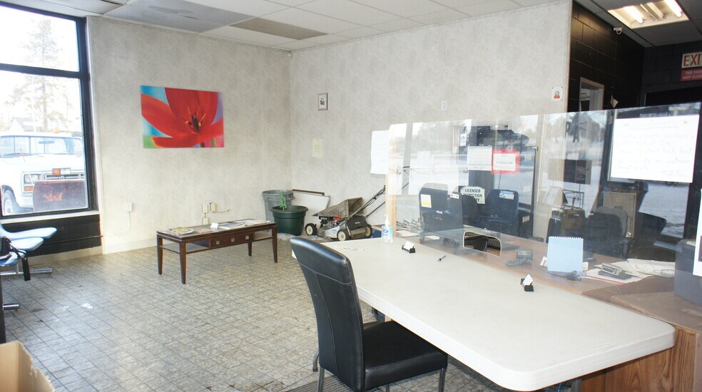 More Photos Of 9145 156 St NW, Edmonton Auto Repair For Sale