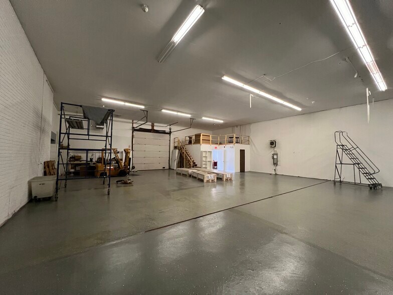 4 S End Plz, New Milford, CT 06776 Industrial For Lease