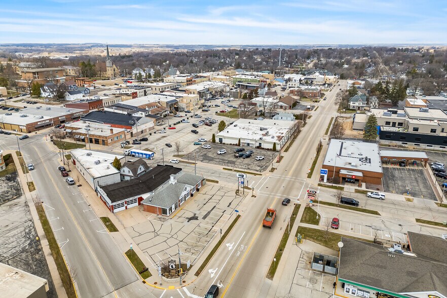 More Photos Of 400 Blackburn St, Ripon Specialty For Sale