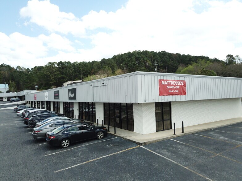 More Photos Of 2969 Pelham Pky, Pelham General Retail For Lease