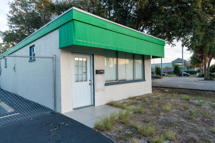 More Photos Of 1569 S Missouri Ave, Clearwater Unknown For Lease