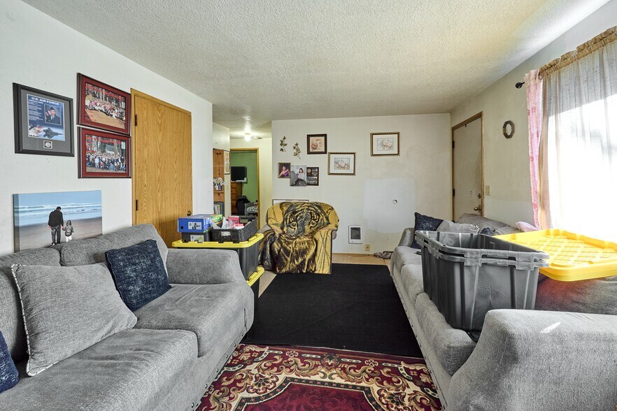 More Photos Of 880 N Pershing St, Mount Angel Apartments For Sale