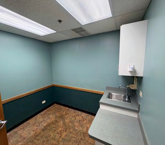 More Photos Of 511-515 Thornhill Dr, Carol Stream Medical For Sale