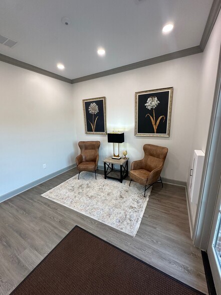 More Photos Of 410 Enterprise Dr, Oxford Office For Lease