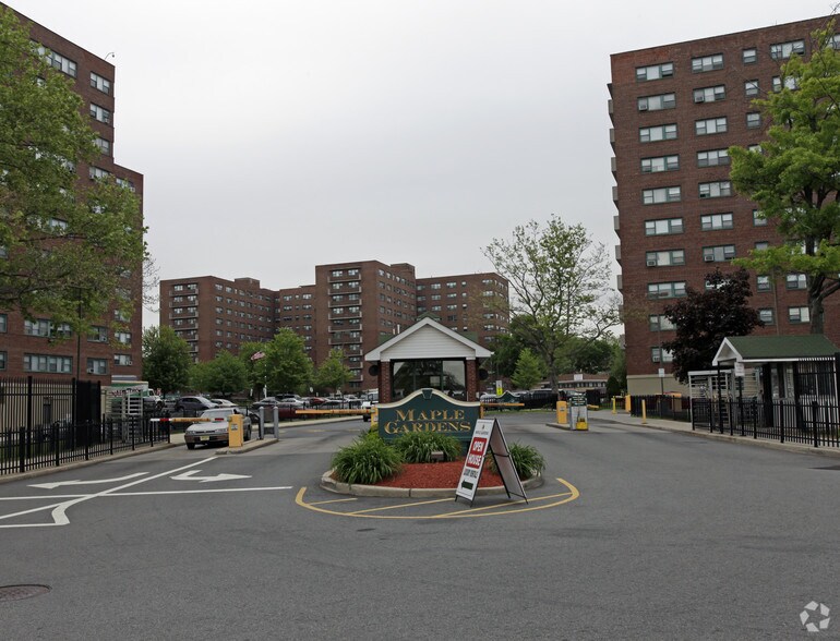 More Photos Of 20 Marshall St, Irvington Apartments For Lease