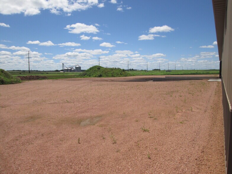 More Photos Of 10 Opportunity Dr, Abbotsford Distribution For Lease