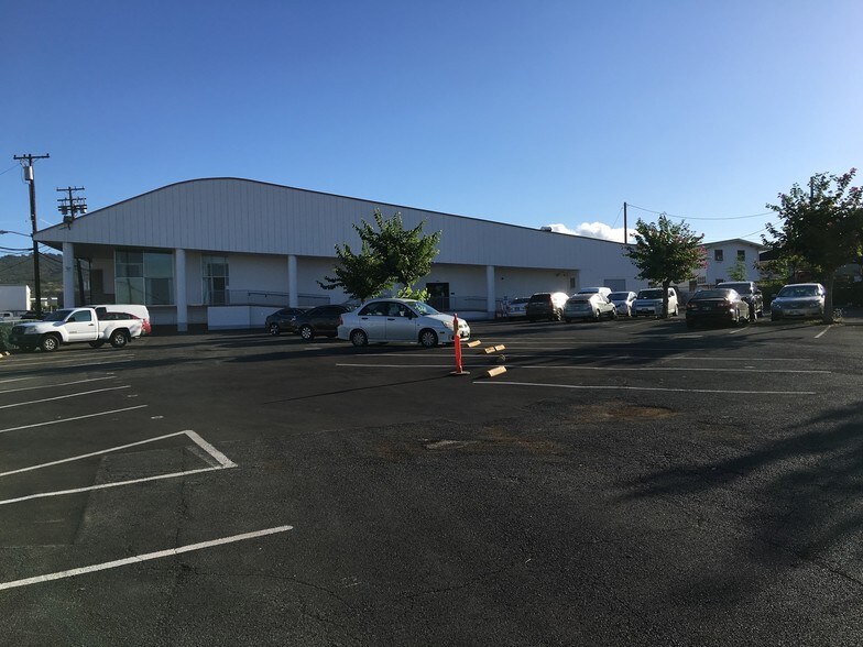 More Photos Of 2200 Kamehameha Hwy, Honolulu General Retail For Lease