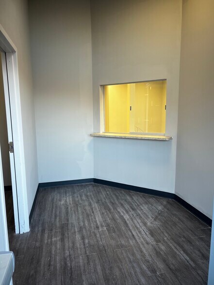 More Photos Of 2350 Hastings Ave, Newport Storefront Retail Office For Lease