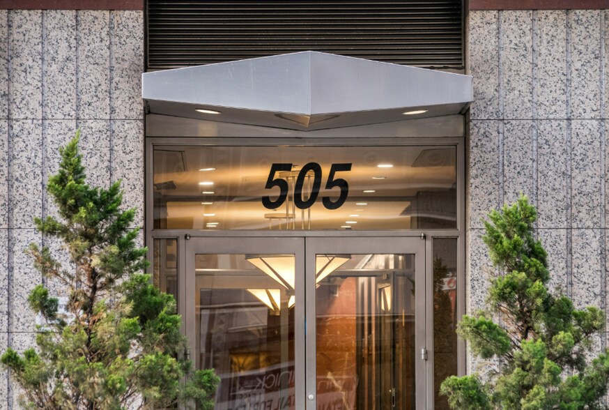 More Photos Of 505 Eighth Ave, New York Office For Lease