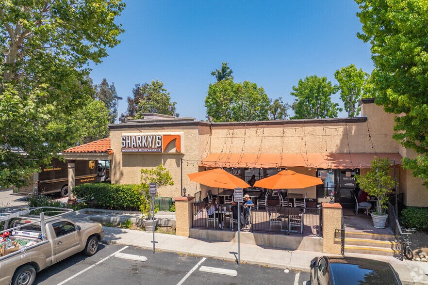 More Photos Of 2410 Sycamore Dr, Simi Valley Freestanding For Lease