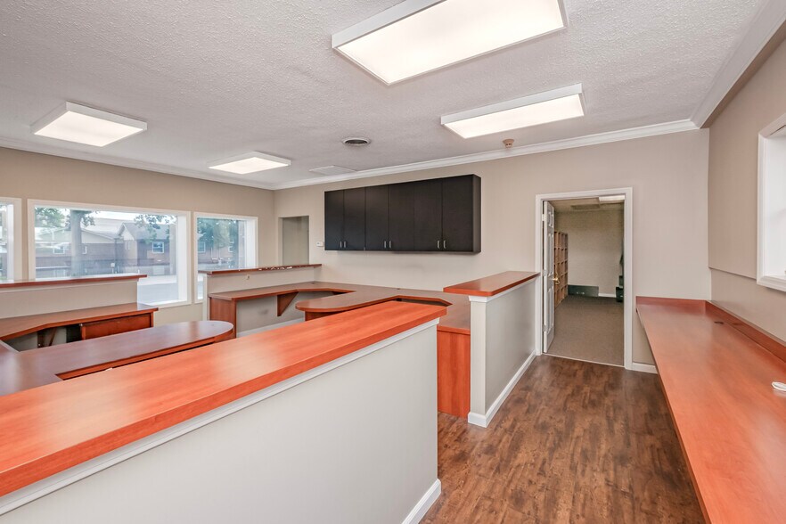 More Photos Of 4163 Crescent Dr, Saint Louis Medical For Sale