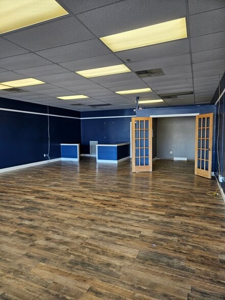 More Photos Of 506-516 W Main St, Lebanon General Retail For Lease