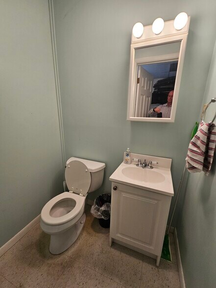 More Photos Of 1813 Main St, Northampton General Retail For Lease