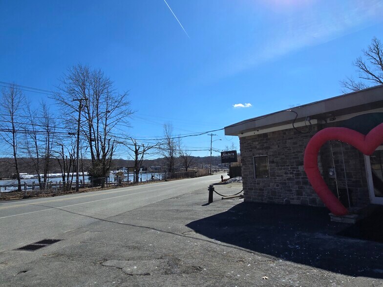 More Photos Of 120 Brady Rd, Lake Hopatcong Restaurant For Sale