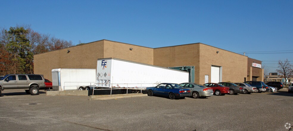 More Photos Of 2190 Smithtown Ave, Ronkonkoma Warehouse For Sale