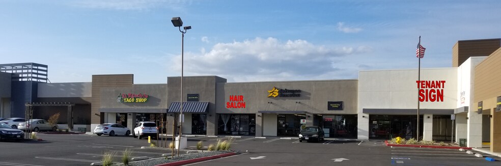 More Photos Of 3104-3232 W Florida Ave, Hemet Storefront For Lease