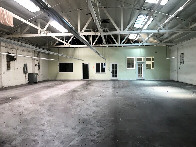 More Photos Of 790 E Washington Blvd, Los Angeles Warehouse For Lease