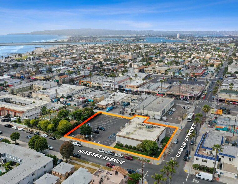 More Photos Of 1858 Cable St, San Diego Bank For Sale