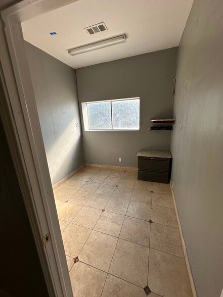 More Photos Of 5021 Gordon Smith Dr, Rowlett Warehouse For Sale