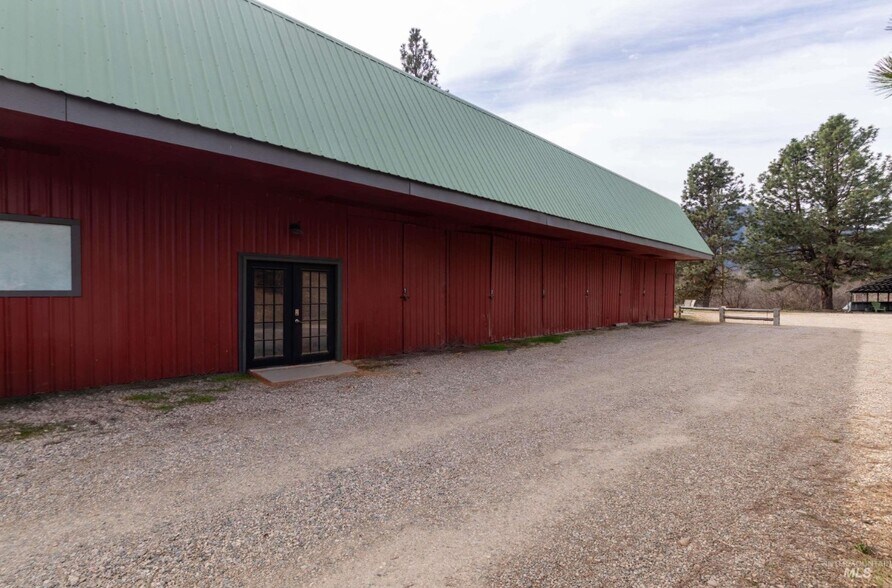 More Photos Of 64 Messick Ln, Garden Valley General Retail For Sale