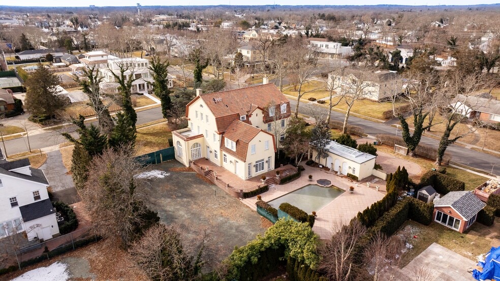 More Photos Of 109 Jerome Ave, Deal Multifamily For Sale