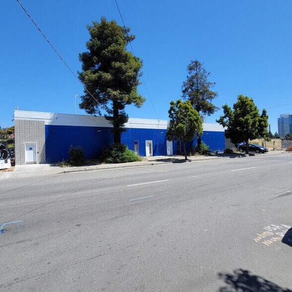 More Photos Of 2020 Brush St, Oakland Warehouse For Lease