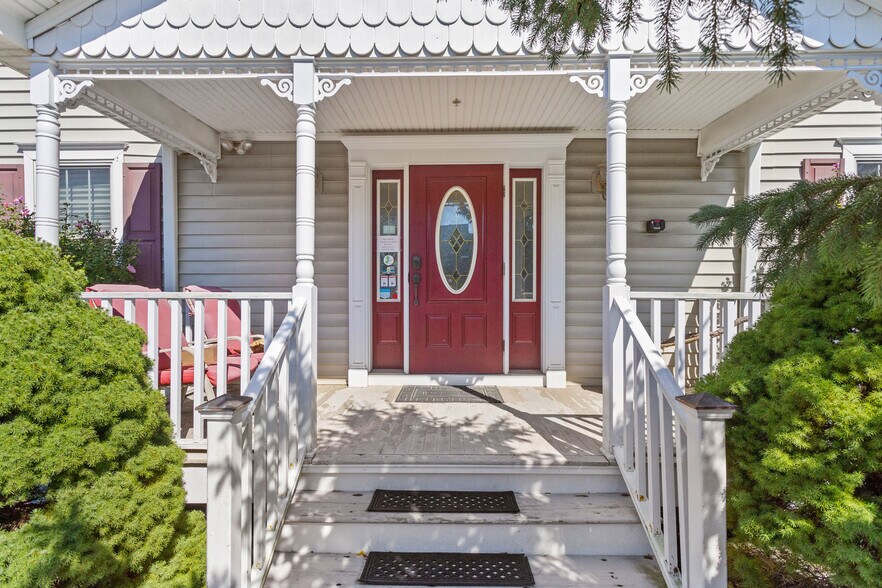 More Photos Of 466 Church St, Hamilton Office For Sale