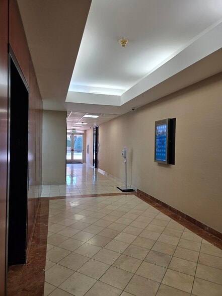 More Photos Of 11498 Luna Rd, Farmers Branch Office For Lease