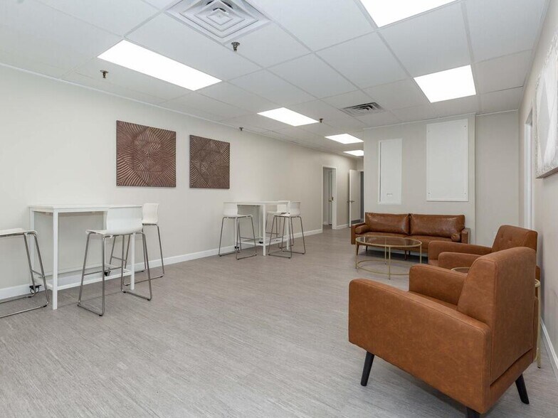 More Photos Of 449 Silas Deane Hwy, Wethersfield Medical For Lease