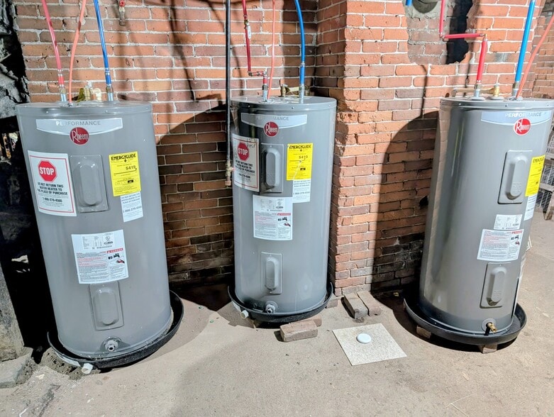 More Photos Of 496-500 W Main St, Waterbury Apartments For Sale