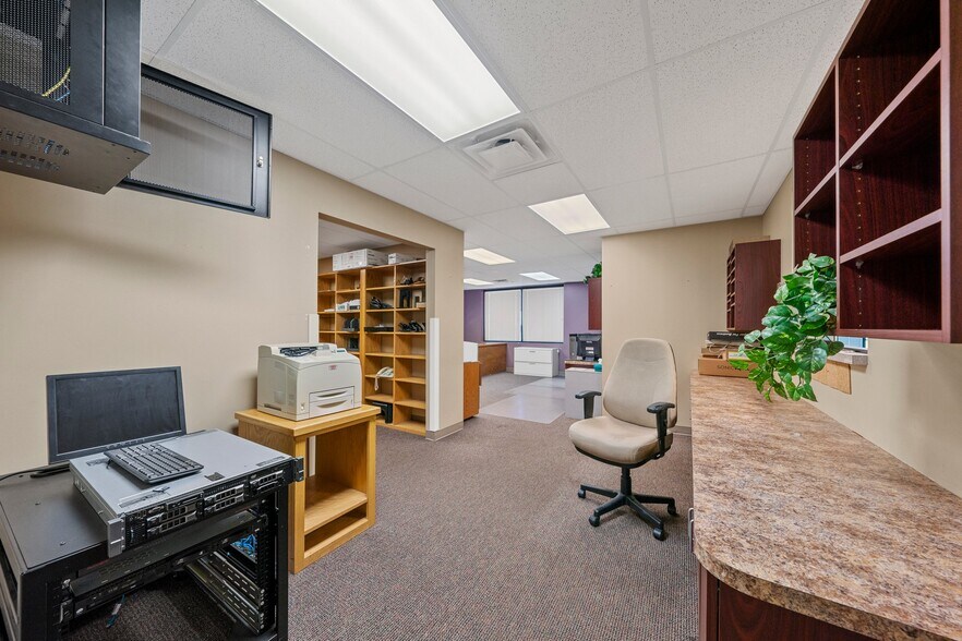 More Photos Of 1004 Glenview Dr, Glasgow Medical For Sale