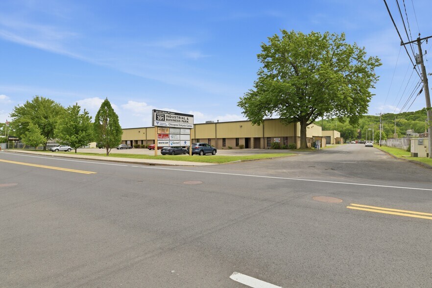 More Photos Of 317 Meadow St, Chicopee Warehouse For Lease