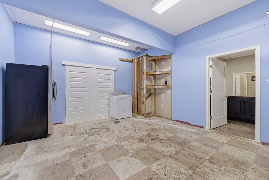 More Photos Of 325 W Main St, Lebanon Office Residential For Sale