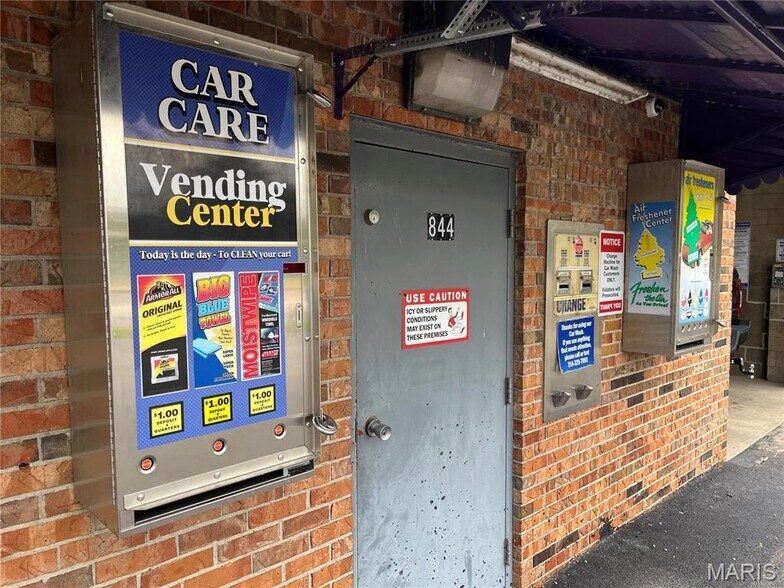 More Photos Of 844 S Morrison Ave, Collinsville Carwash For Sale