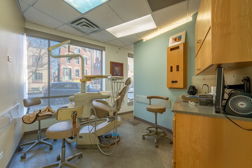 More Photos Of 875 N Milwaukee Ave, Chicago Storefront Retail Residential For Sale