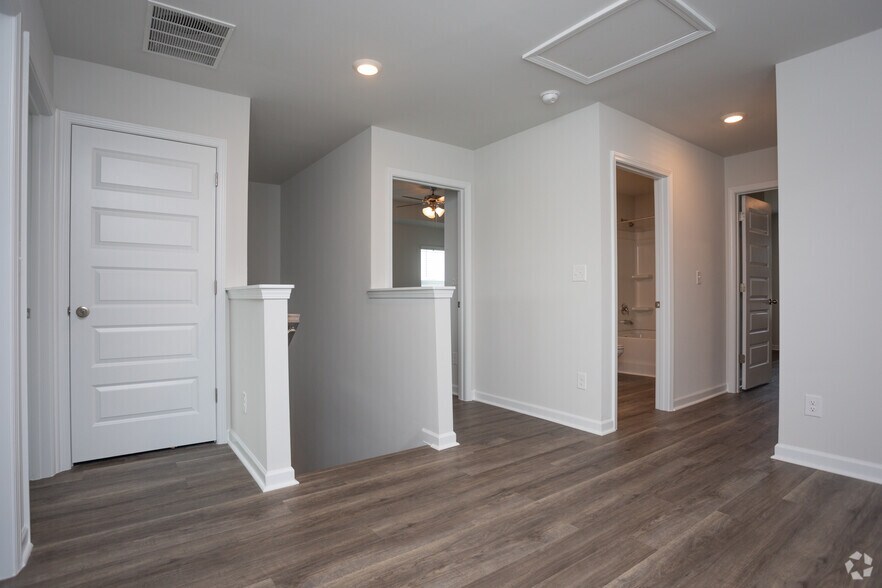 More Photos Of 507 Satinwood Cir, Graniteville Apartments For Sale