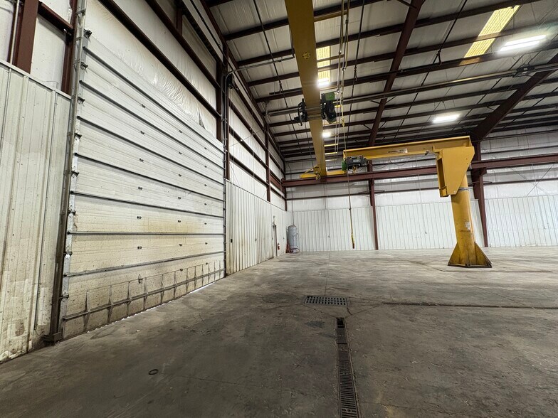 More Photos Of 8560 Delta Dr, Casper Warehouse For Lease