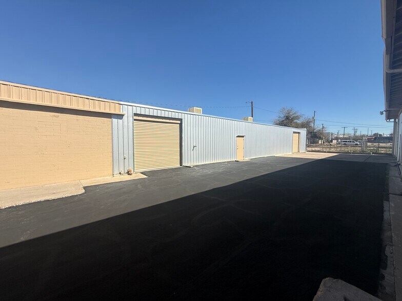 More Photos Of 548 W Speedway Blvd, Tucson Warehouse For Lease