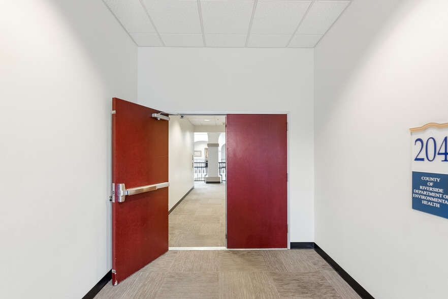 More Photos Of 2275 S Main St, Corona Office For Sale