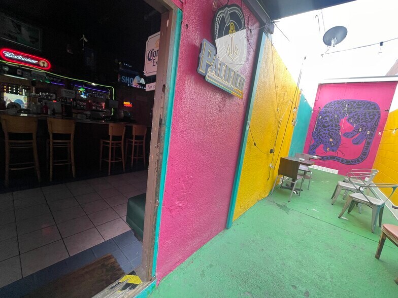 More Photos Of 8554 Washington Blvd, Culver City Bar For Sale