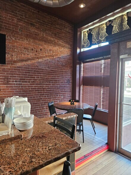 More Photos Of 309 E Center St, Pocatello Specialty For Sale