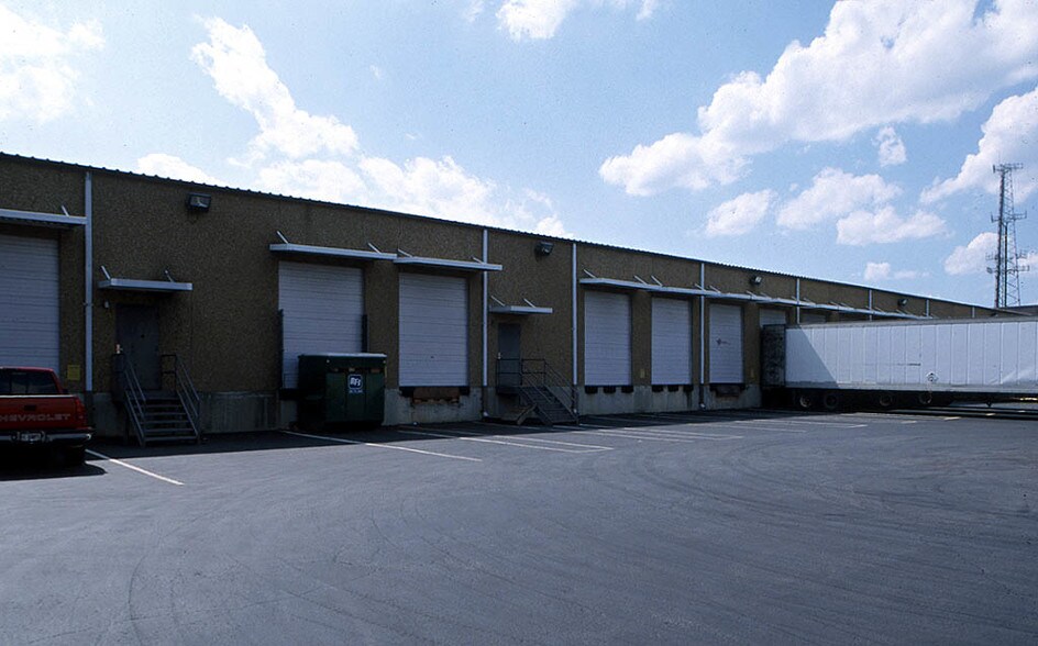 More Photos Of 452 Plaza Dr, Atlanta Warehouse For Lease