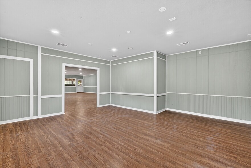 More Photos Of 1311 Highway 180 W, Mineral Wells Flex For Sale