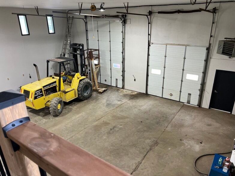 More Photos Of 22990 Highway 12/7, Brock Auto Repair For Sale