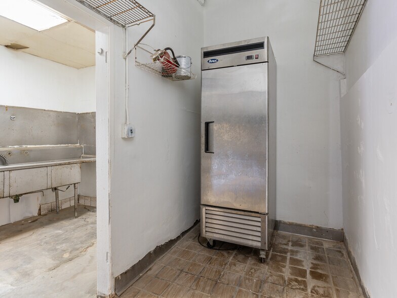 More Photos Of 202-204 E Imperial Ave, El Segundo Storefront For Lease