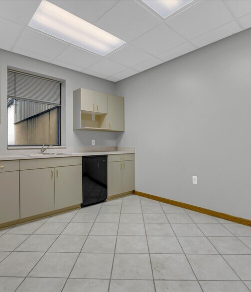 More Photos Of 12525 E 9 Mile Rd, Warren Warehouse For Sale