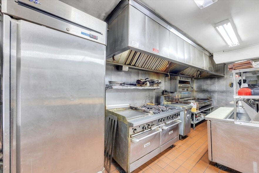 More Photos Of 1051 Hwy 4, Arnold General Retail For Sale