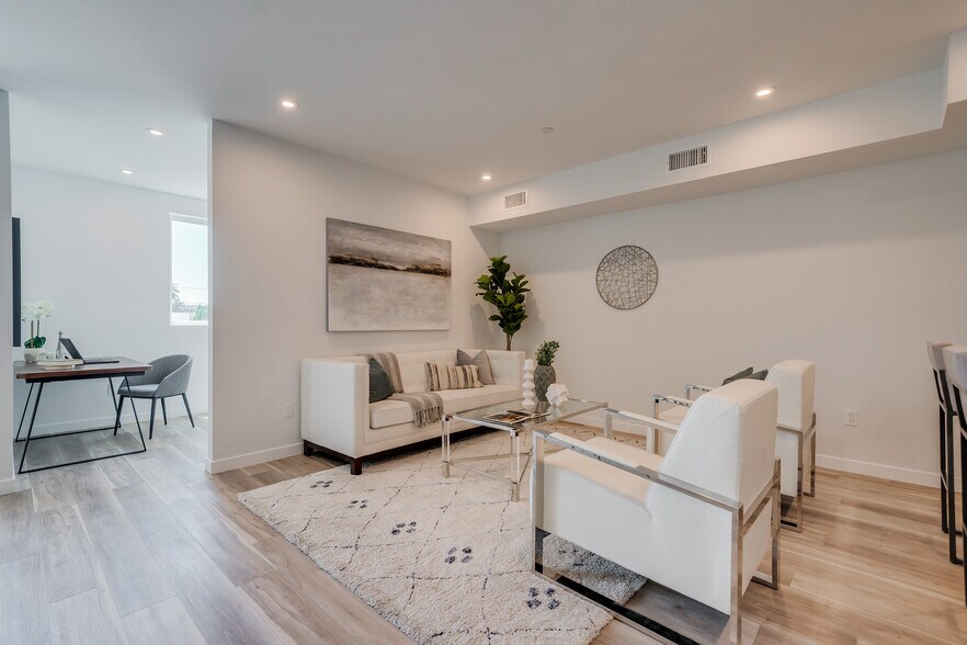More Photos Of 7018 Alabama Ave, Canoga Park Apartments For Sale