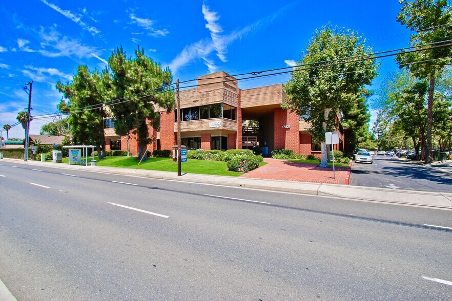 More Photos Of 17821 E 17th St, Tustin Loft Creative Space For Lease