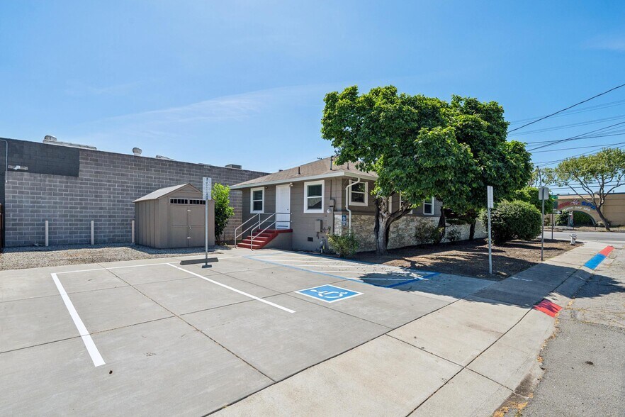 More Photos Of 14000 E 14th St, San Leandro Medical For Sale